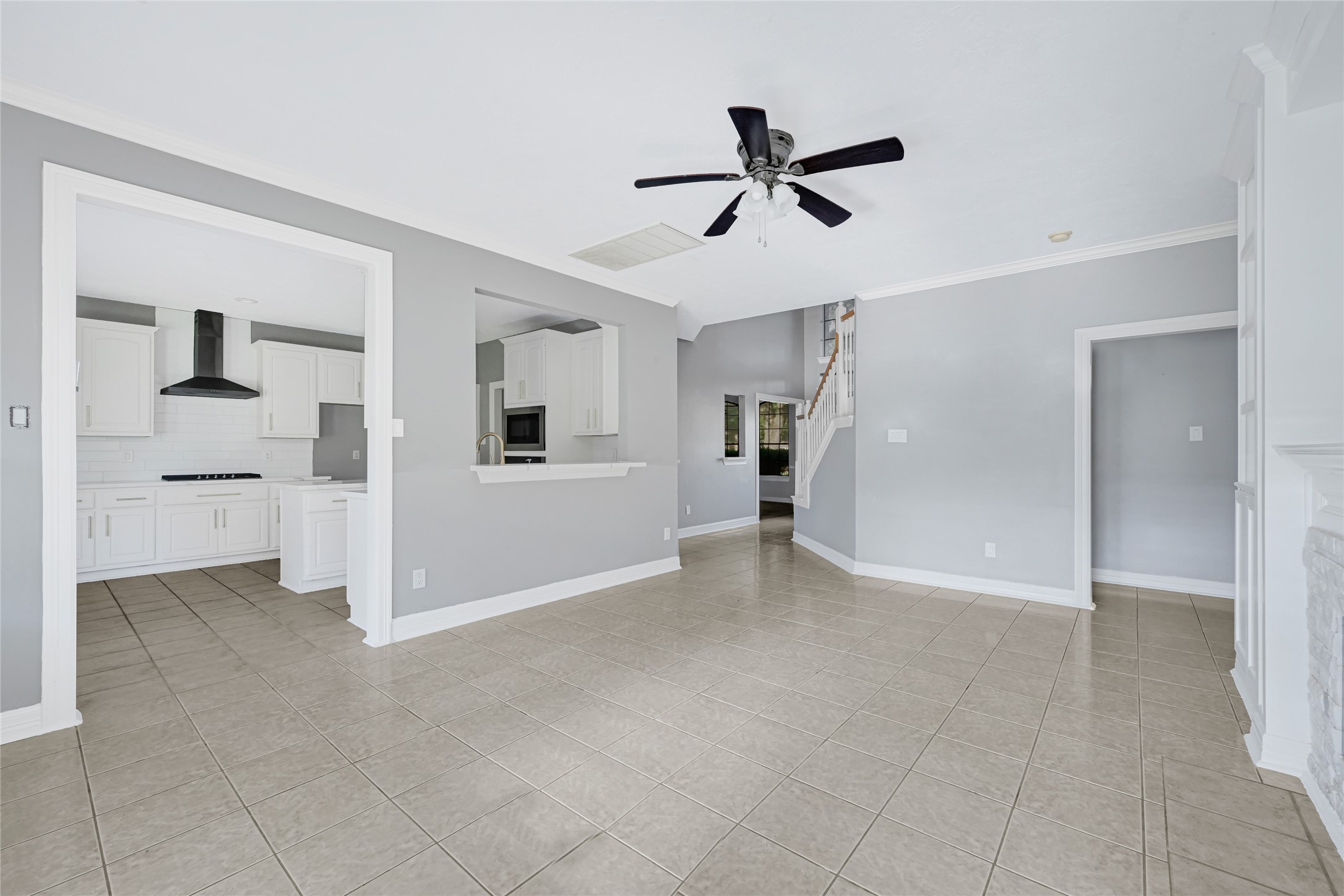 202 Cascade Pines Drive Property Photo 10
