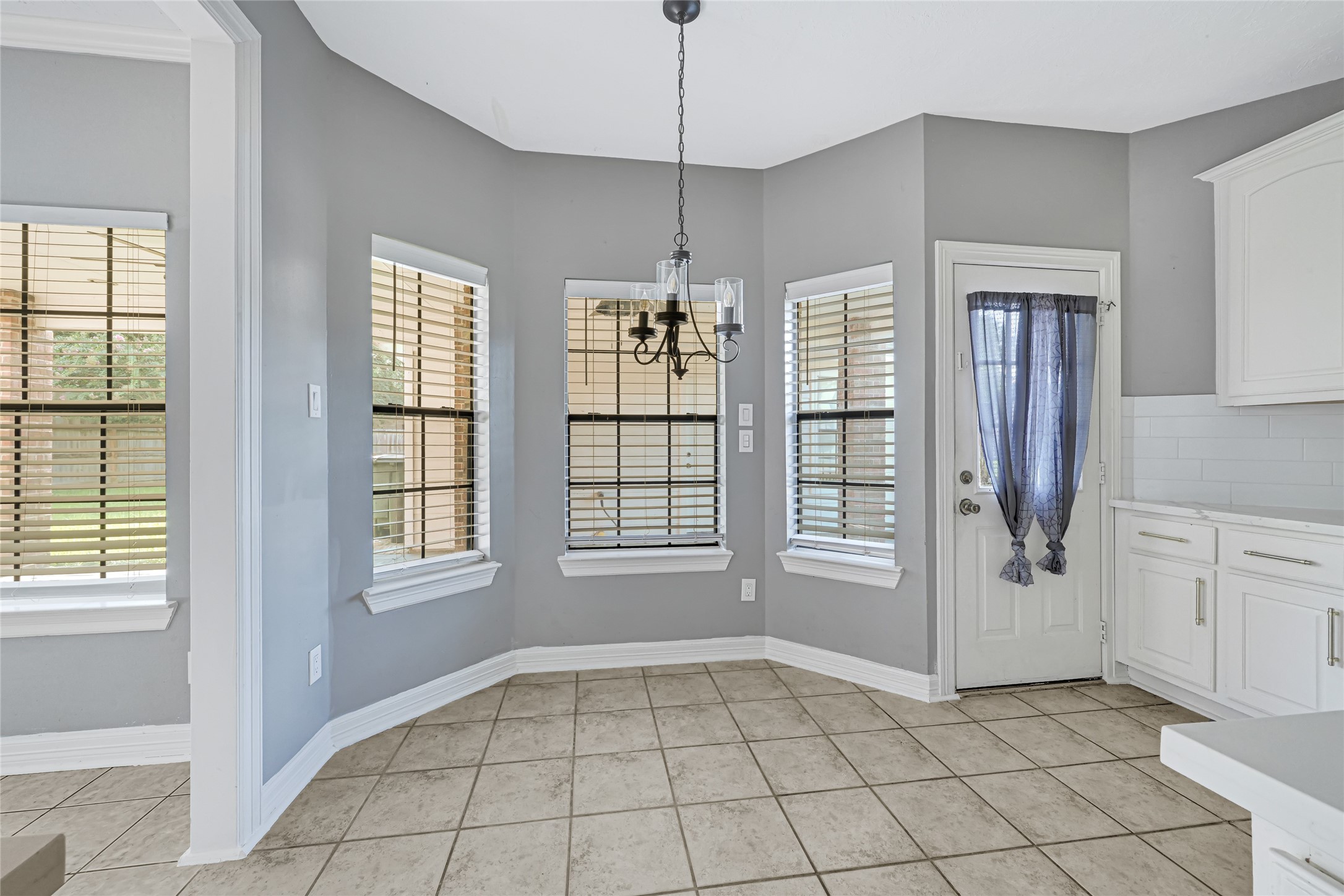 202 Cascade Pines Drive Property Photo 12