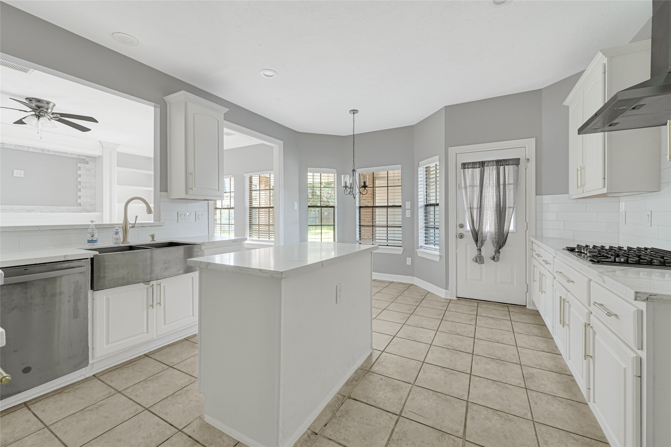 202 Cascade Pines Drive Property Photo 14