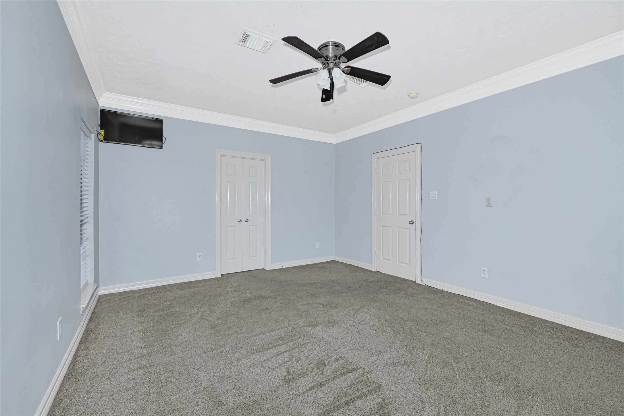 202 Cascade Pines Drive Property Photo 18