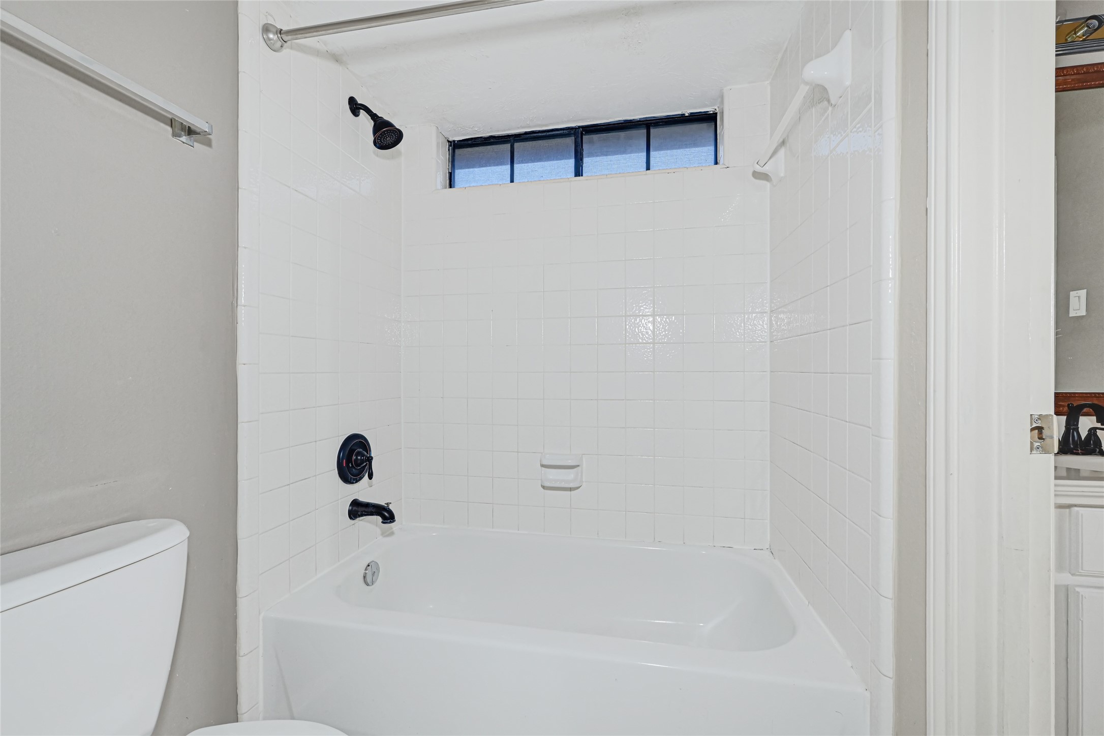 202 Cascade Pines Drive Property Photo 26
