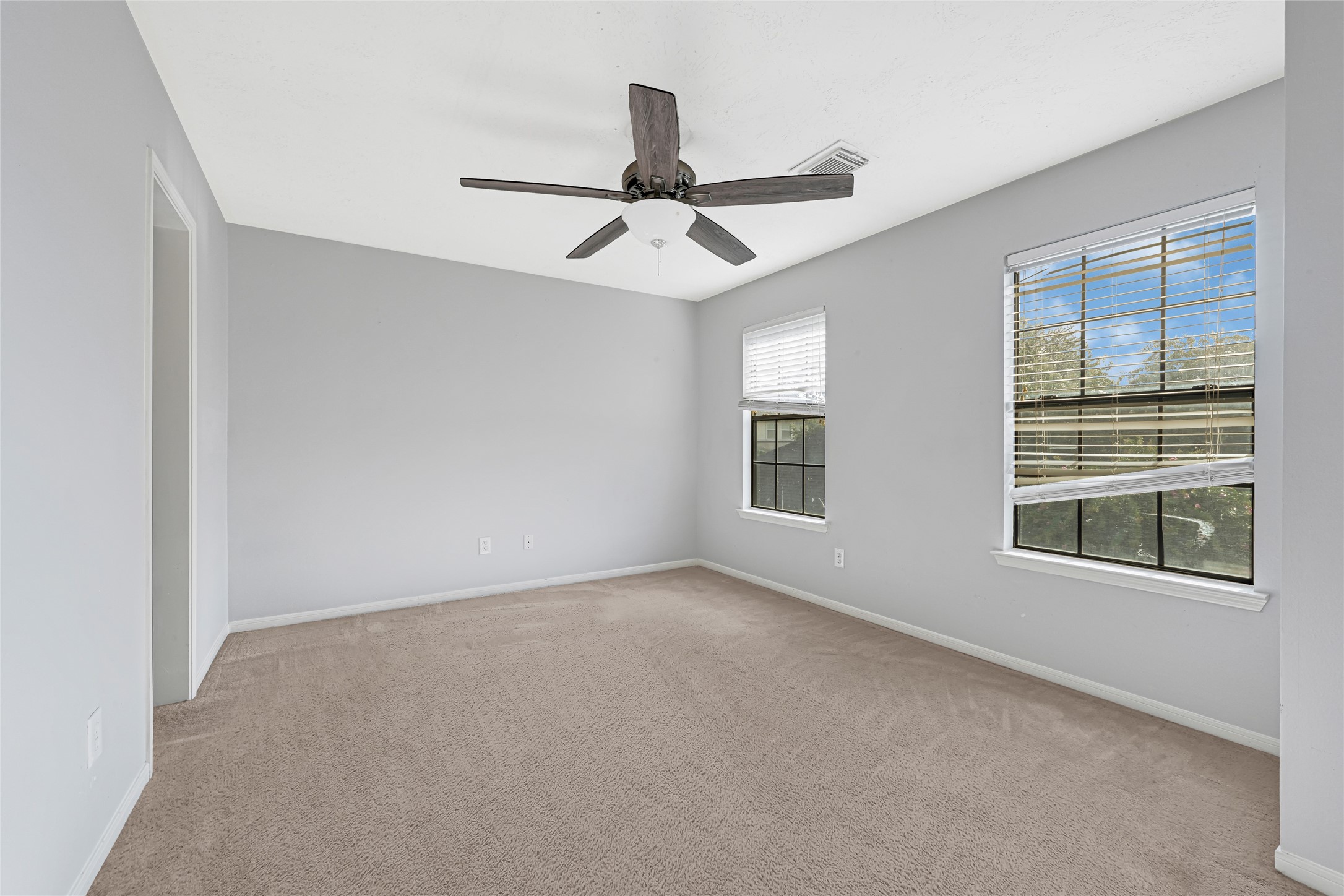 202 Cascade Pines Drive Property Photo 28