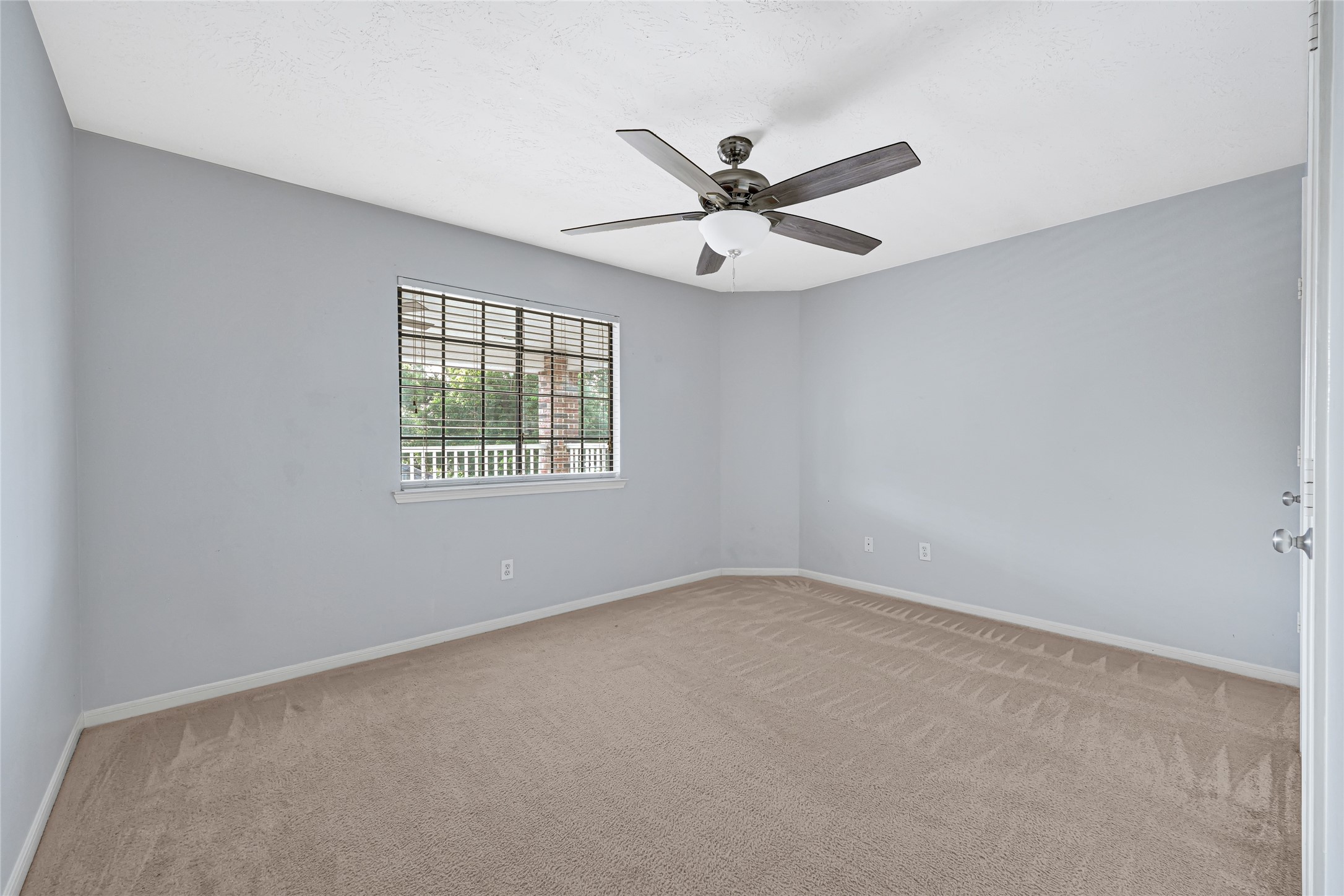 202 Cascade Pines Drive Property Photo 29