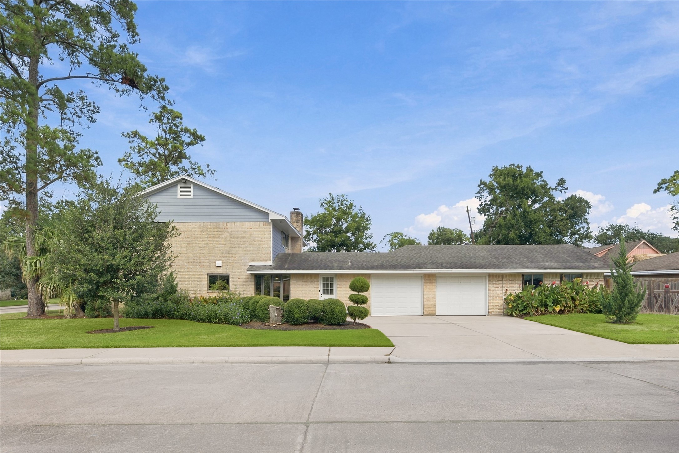 2711 Williamsburg Drive Property Photo 11
