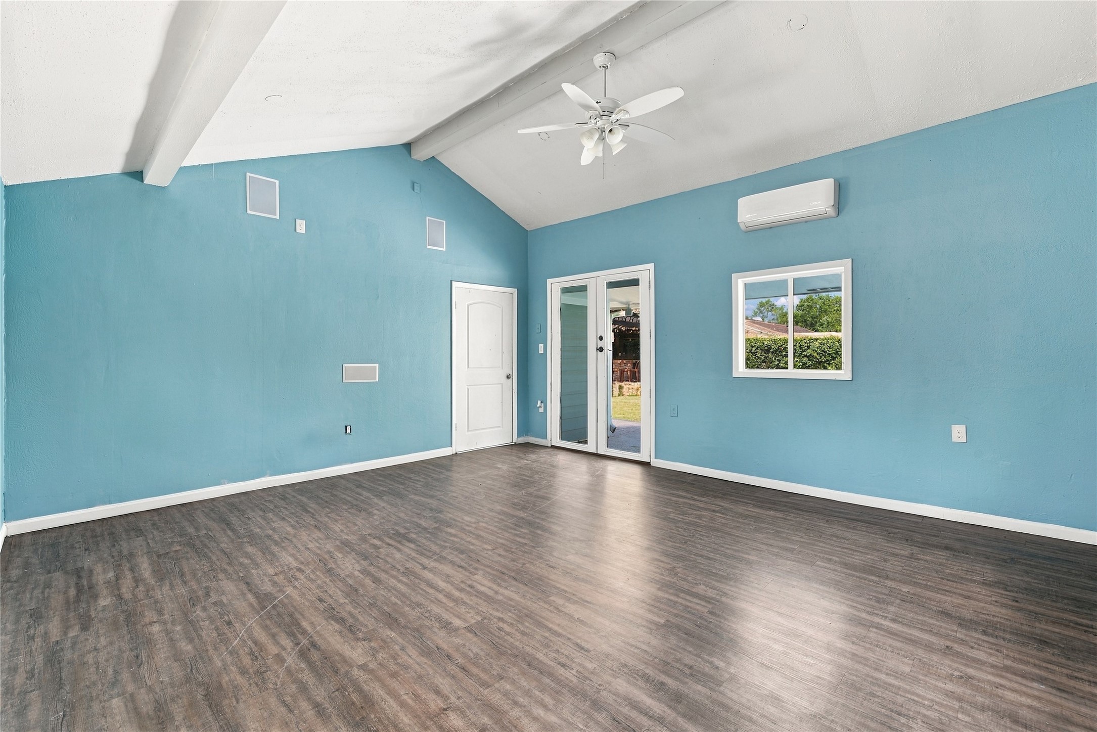 2711 Williamsburg Drive Property Photo 27