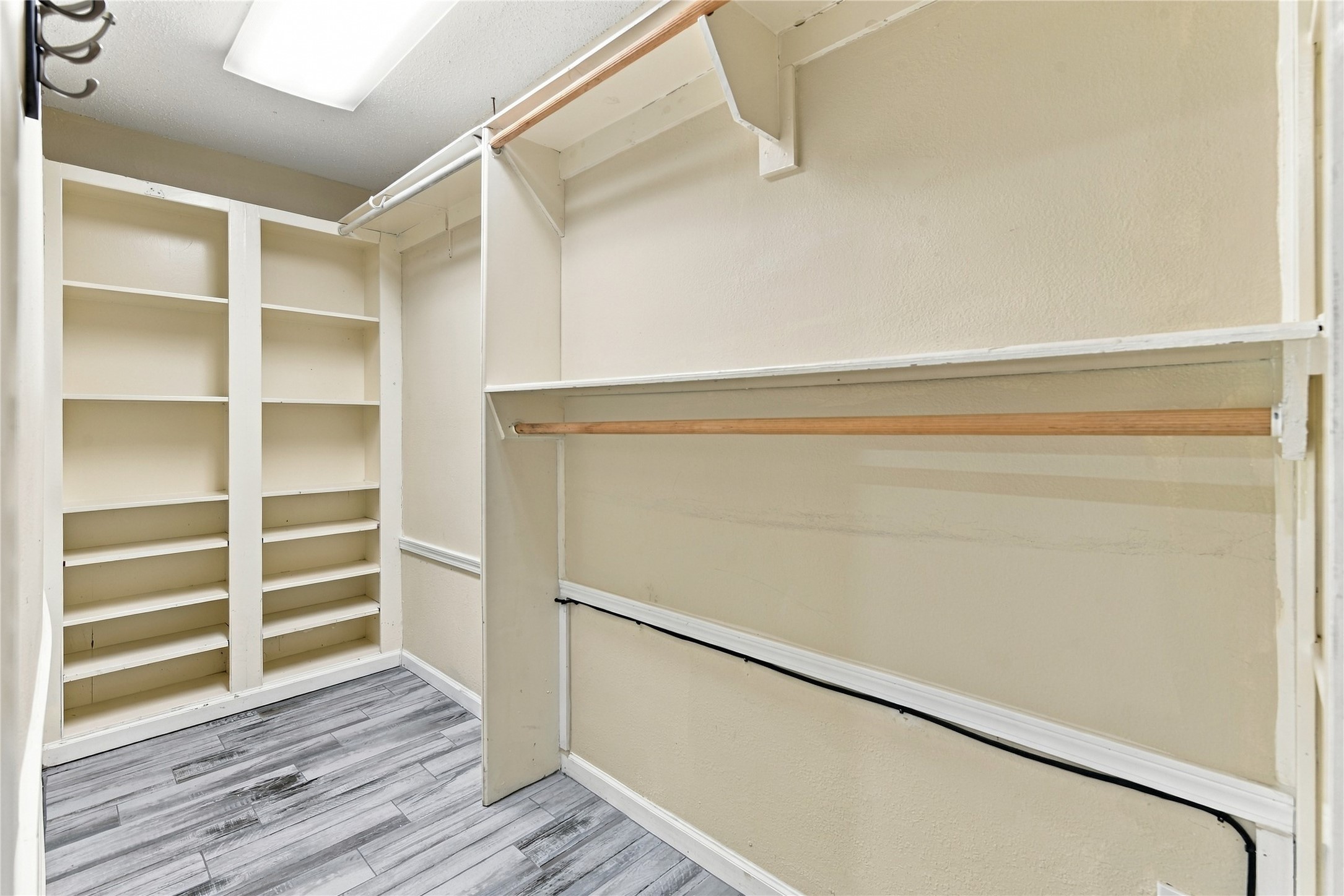 2711 Williamsburg Drive Property Photo 32