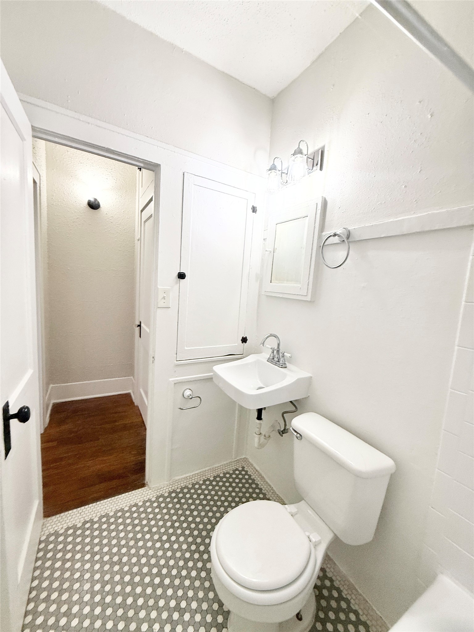 1126 Berthea Street 6 Property Photo 13