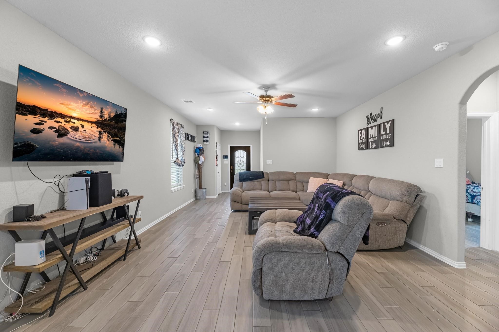 31819 Wellington Pass Property Photo 4