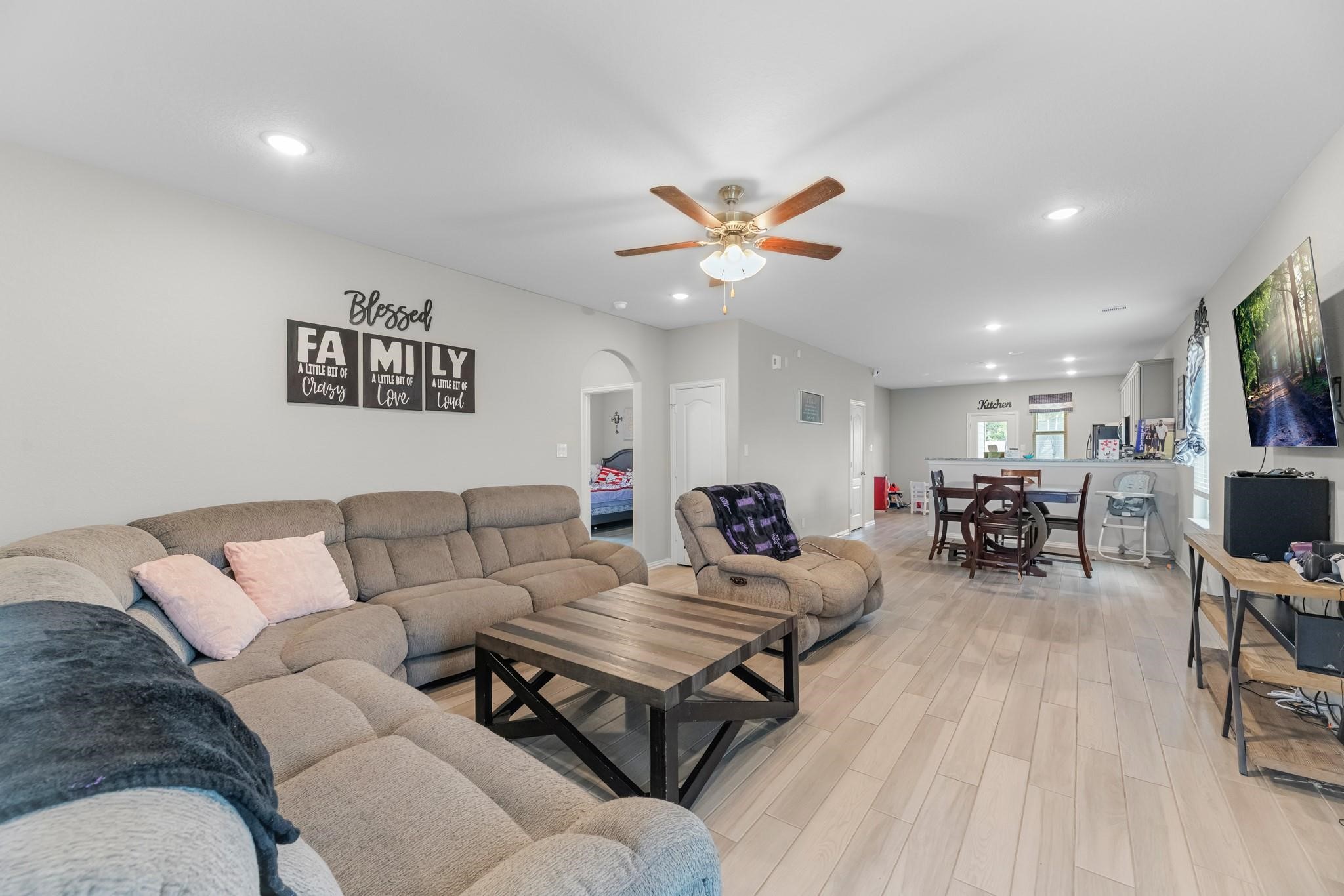 31819 Wellington Pass Property Photo 5