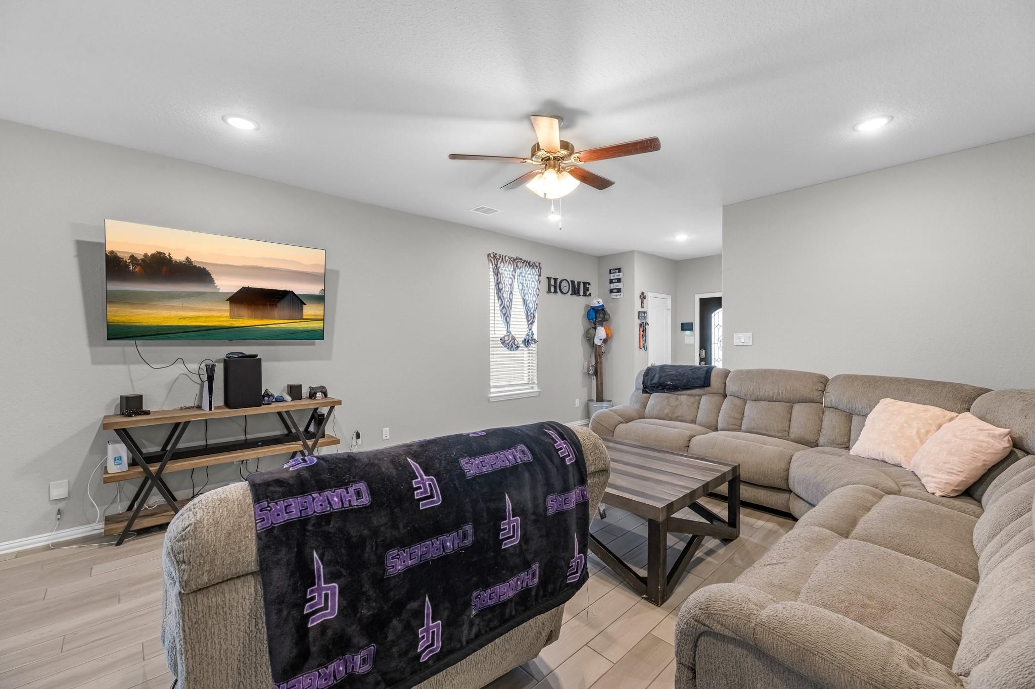 31819 Wellington Pass Property Photo 6