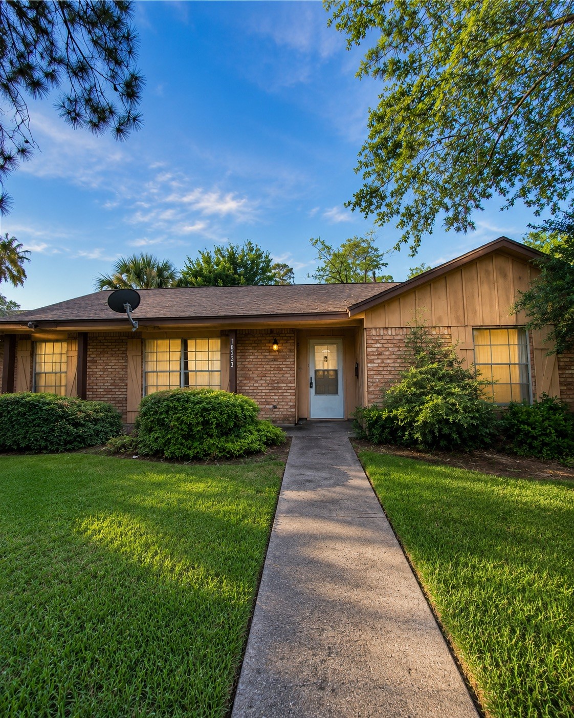 10223 Knoboak Drive Property Photo 1