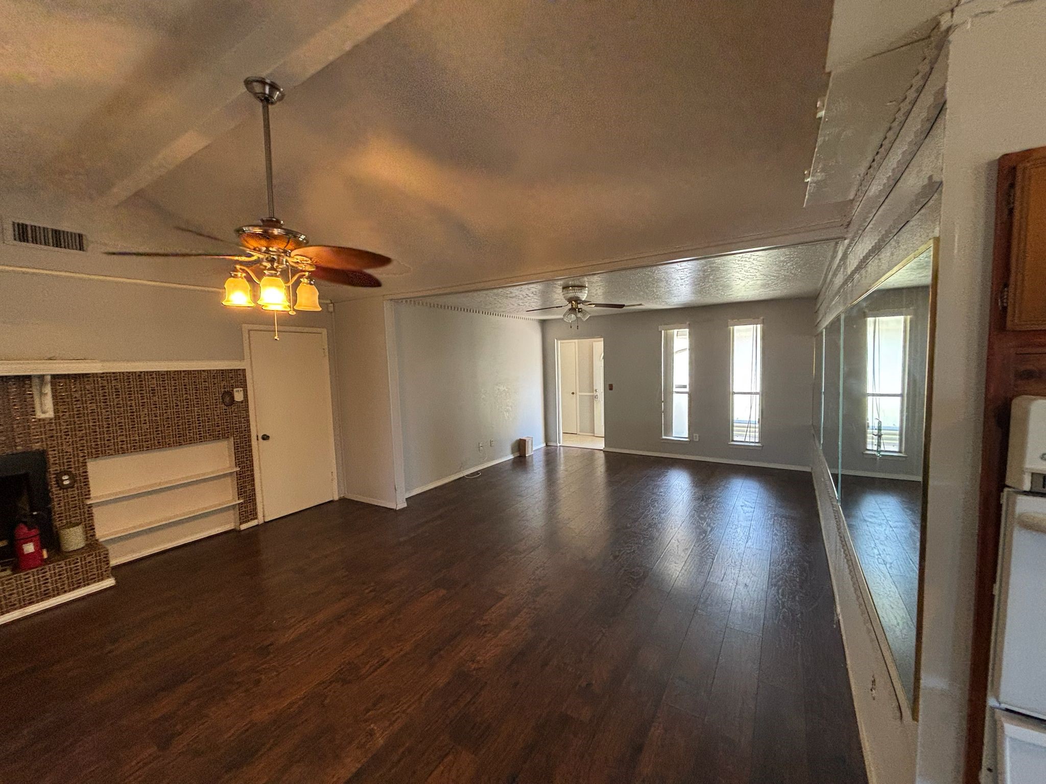 11018 Sharpview Drive Property Photo 3