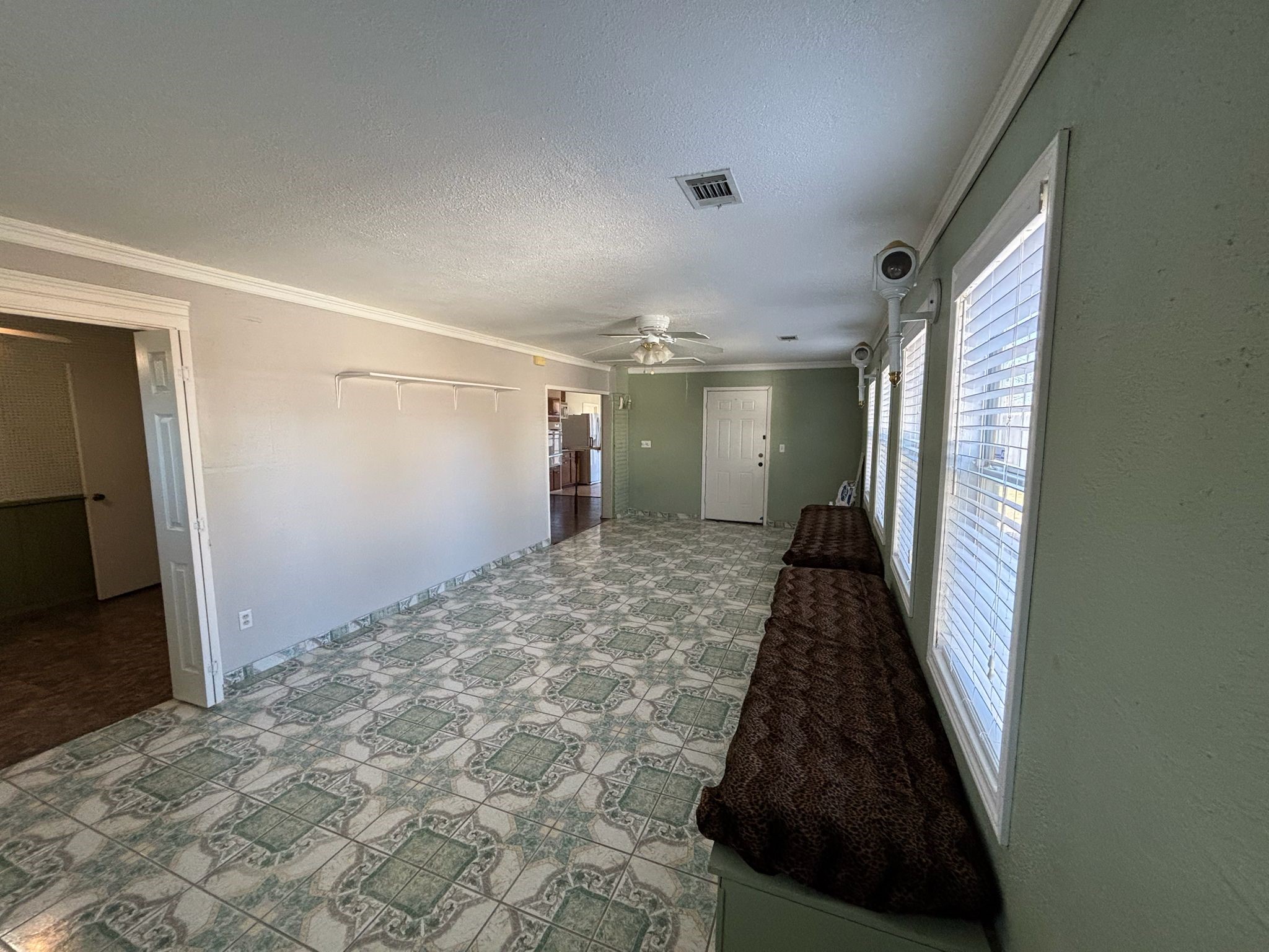 11018 Sharpview Drive Property Photo 10
