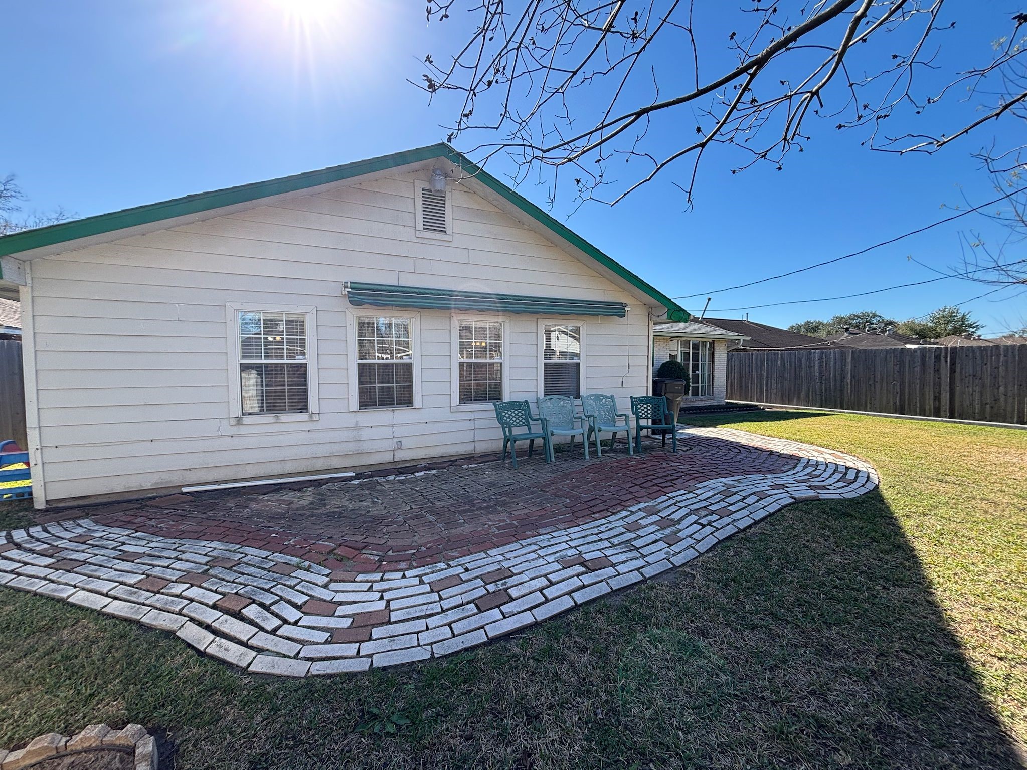 11018 Sharpview Drive Property Photo 12