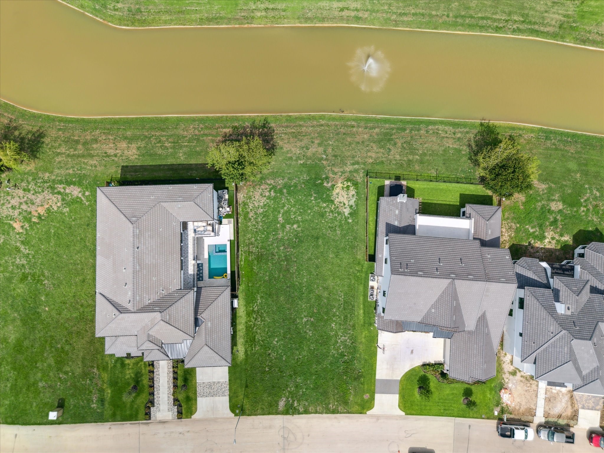 2314 Camden Creek Lane Property Photo 2