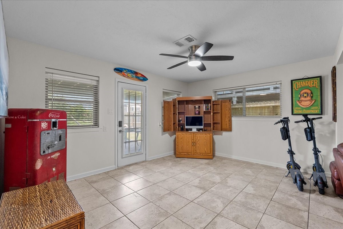 23 Harbor Lane Property Photo 27