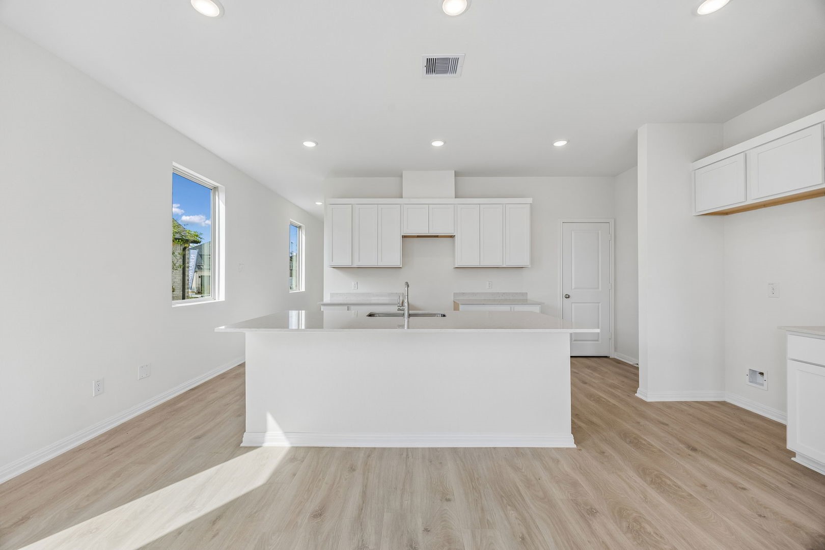 31012 Rena Coast Drive Property Photo 8