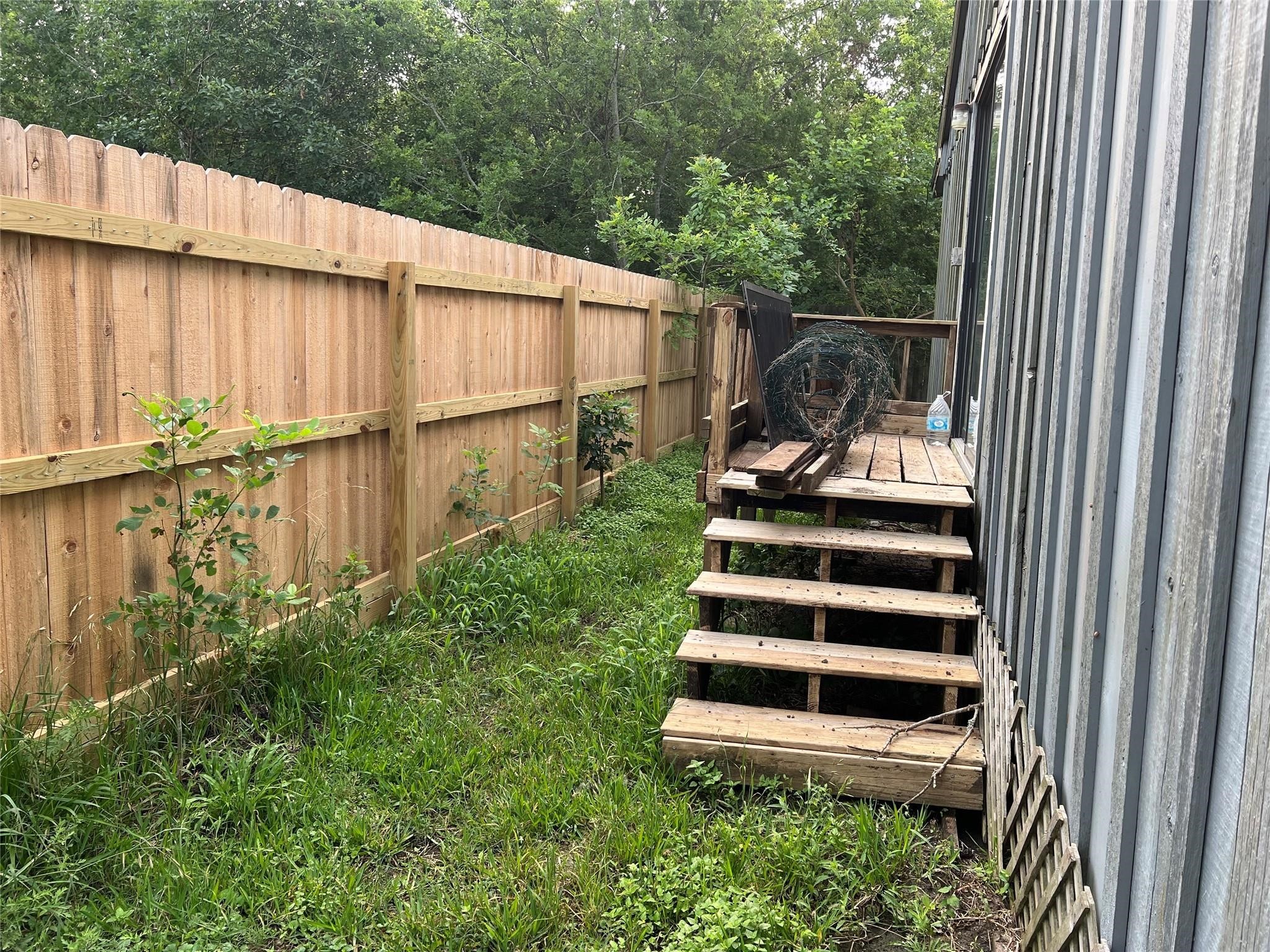2416 E Bayshore Drive Property Photo 4