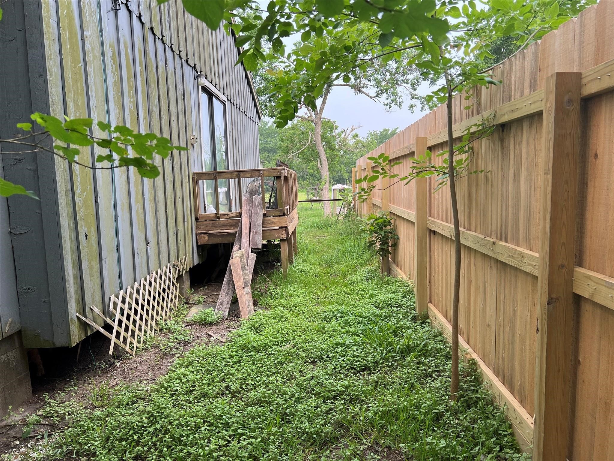 2416 E Bayshore Drive Property Photo 5