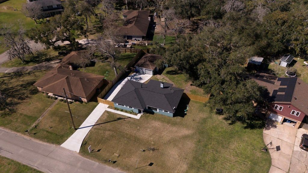 407 Tamarind Street Property Photo 1