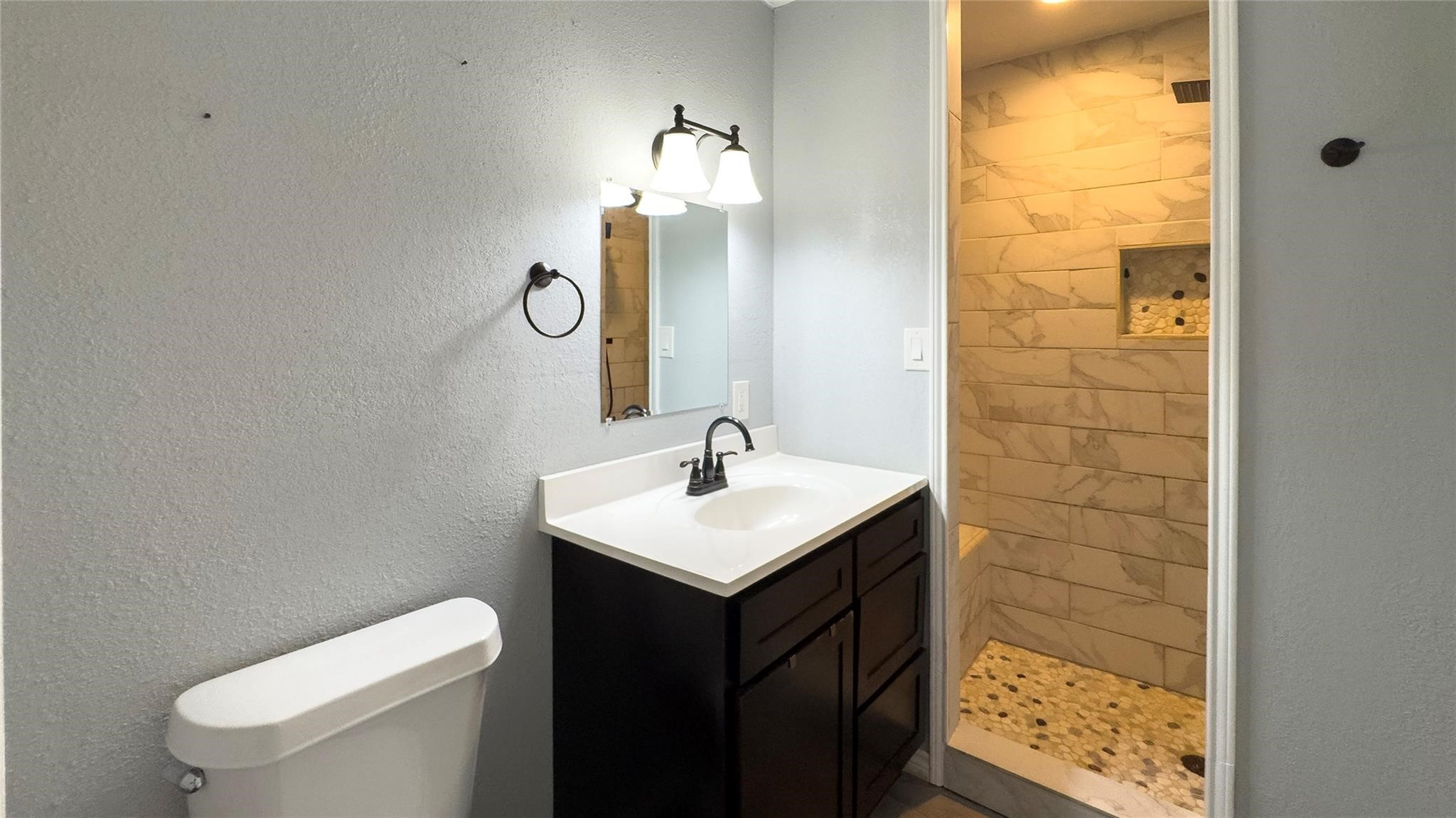 407 Tamarind Street Property Photo 24