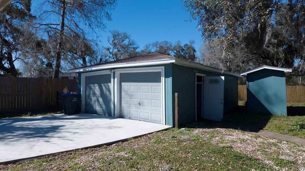 407 Tamarind Street Property Photo 29