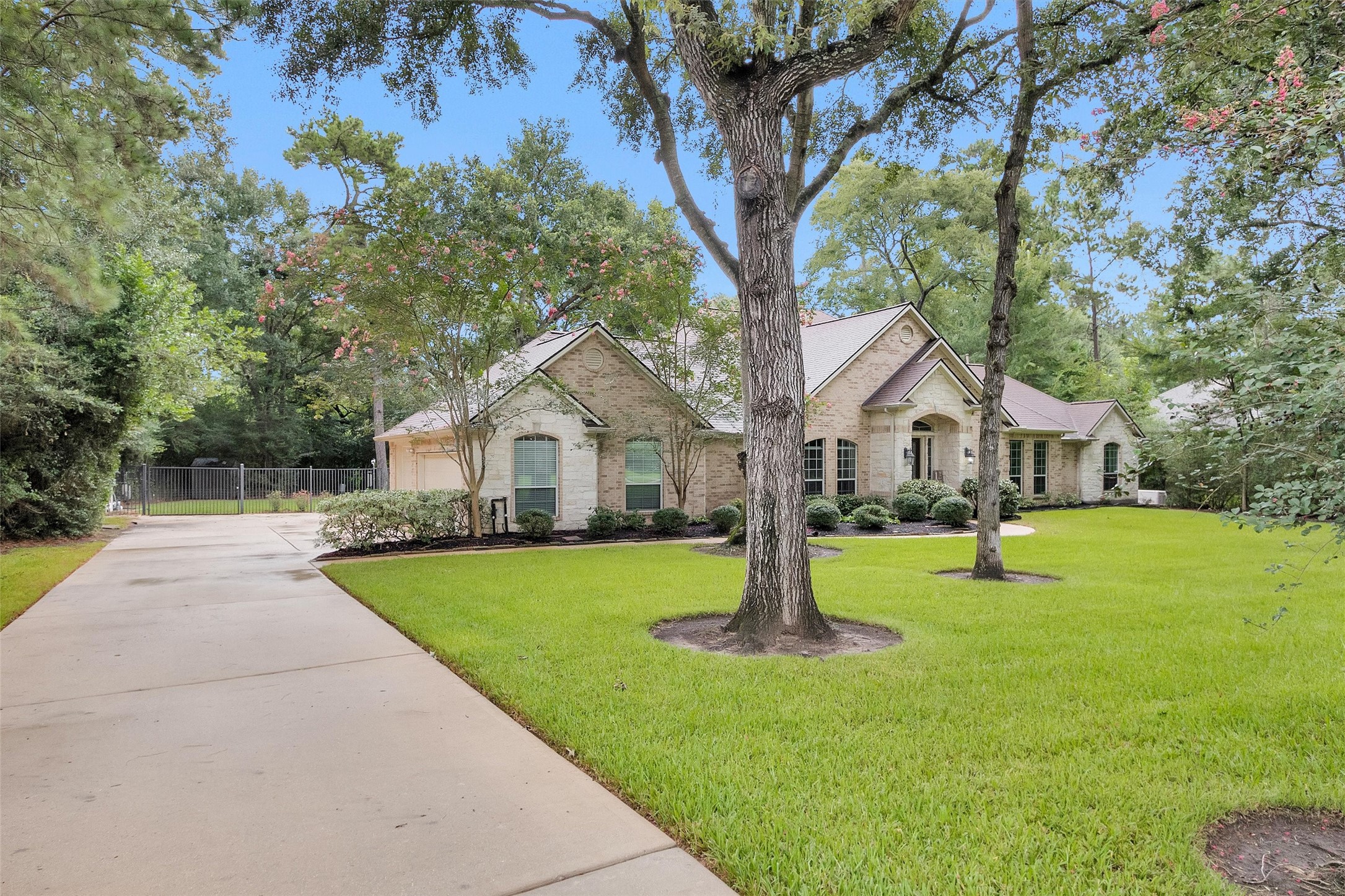19110 Timberlake Woods Lane Property Photo 3