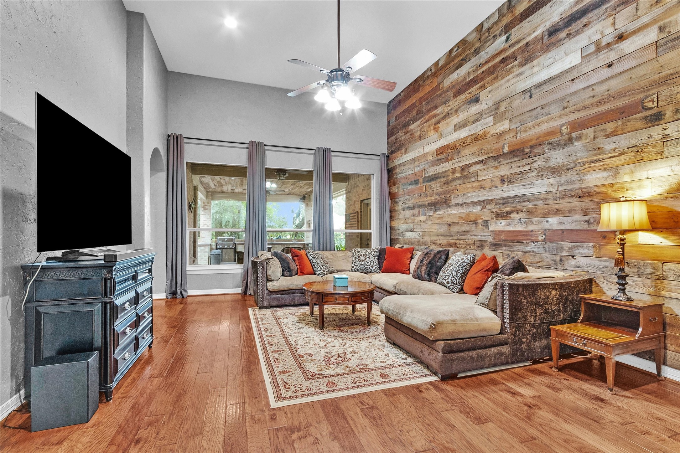 19110 Timberlake Woods Lane Property Photo 9
