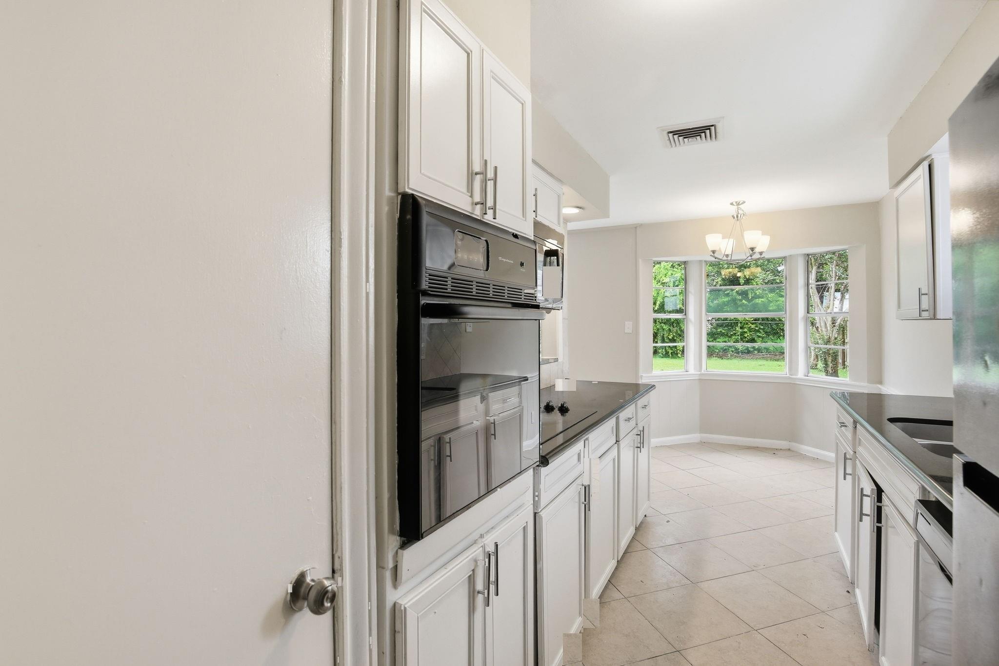 6046 W Airport Boulevard, Houston Tx 77035 Property Photo 12