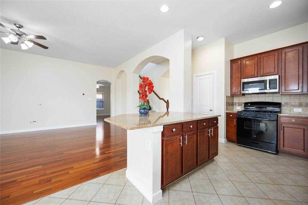 4503 Green Forest Pass Property Photo 8