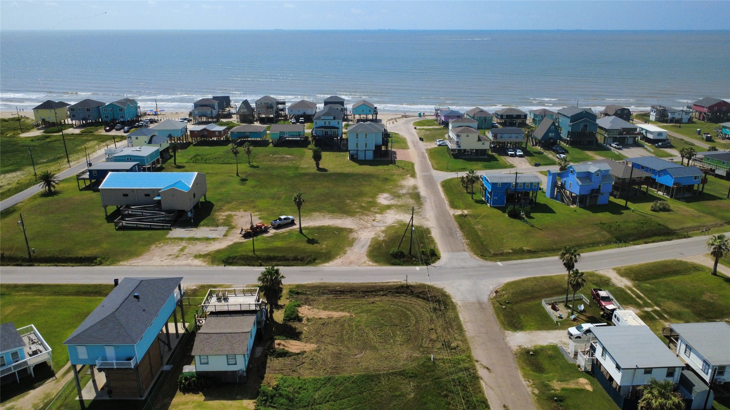 000 Surf Drive Property Photo 4