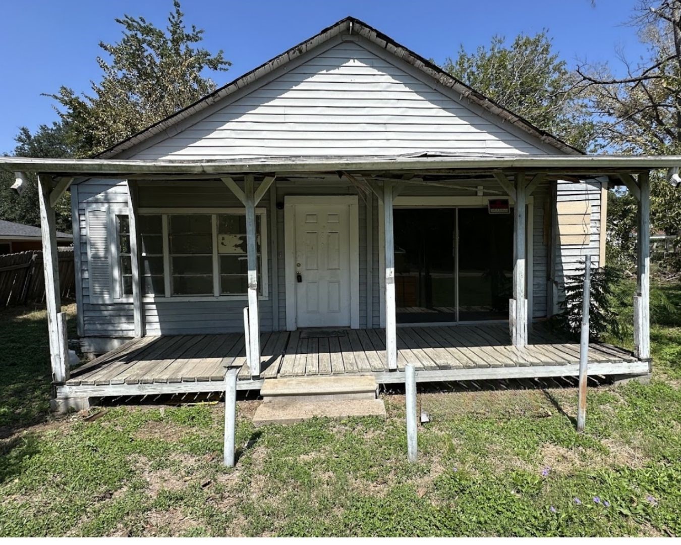 302 W Jackson Property Photo 1