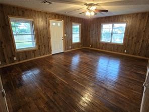 402 Avenue G E Property Photo 16
