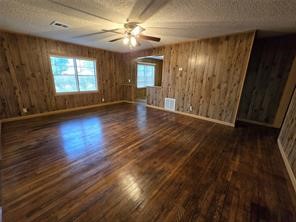 402 Avenue G E Property Photo 17
