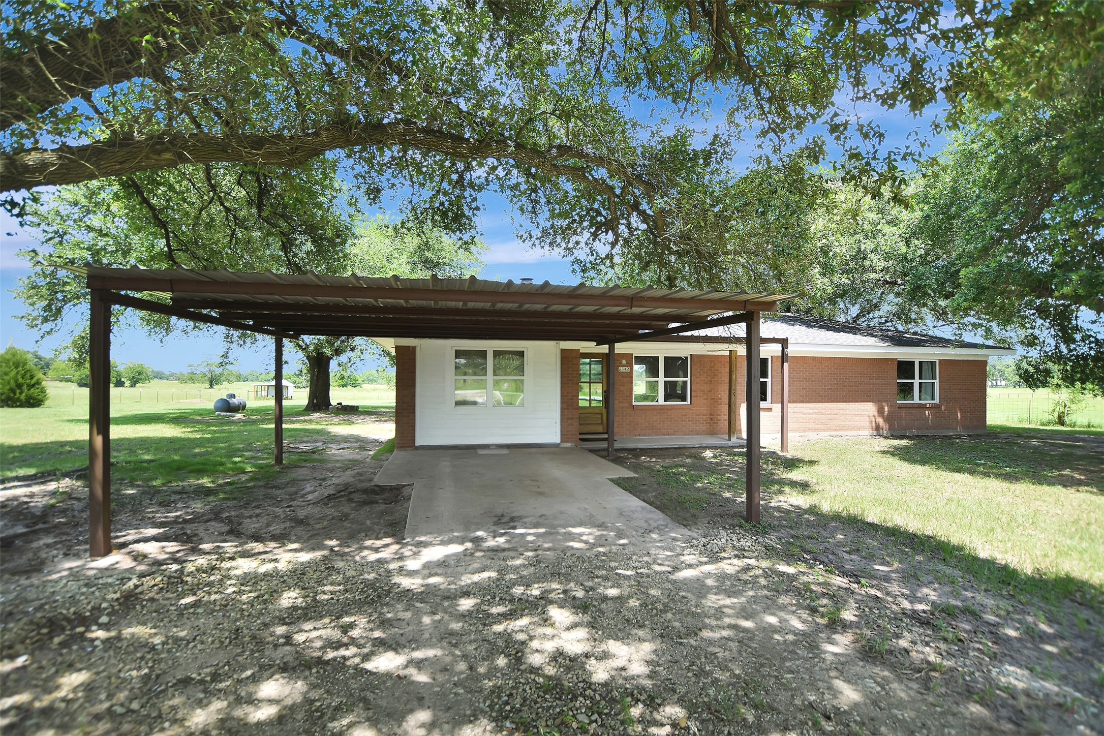 8542 Sloan Road Property Photo 4