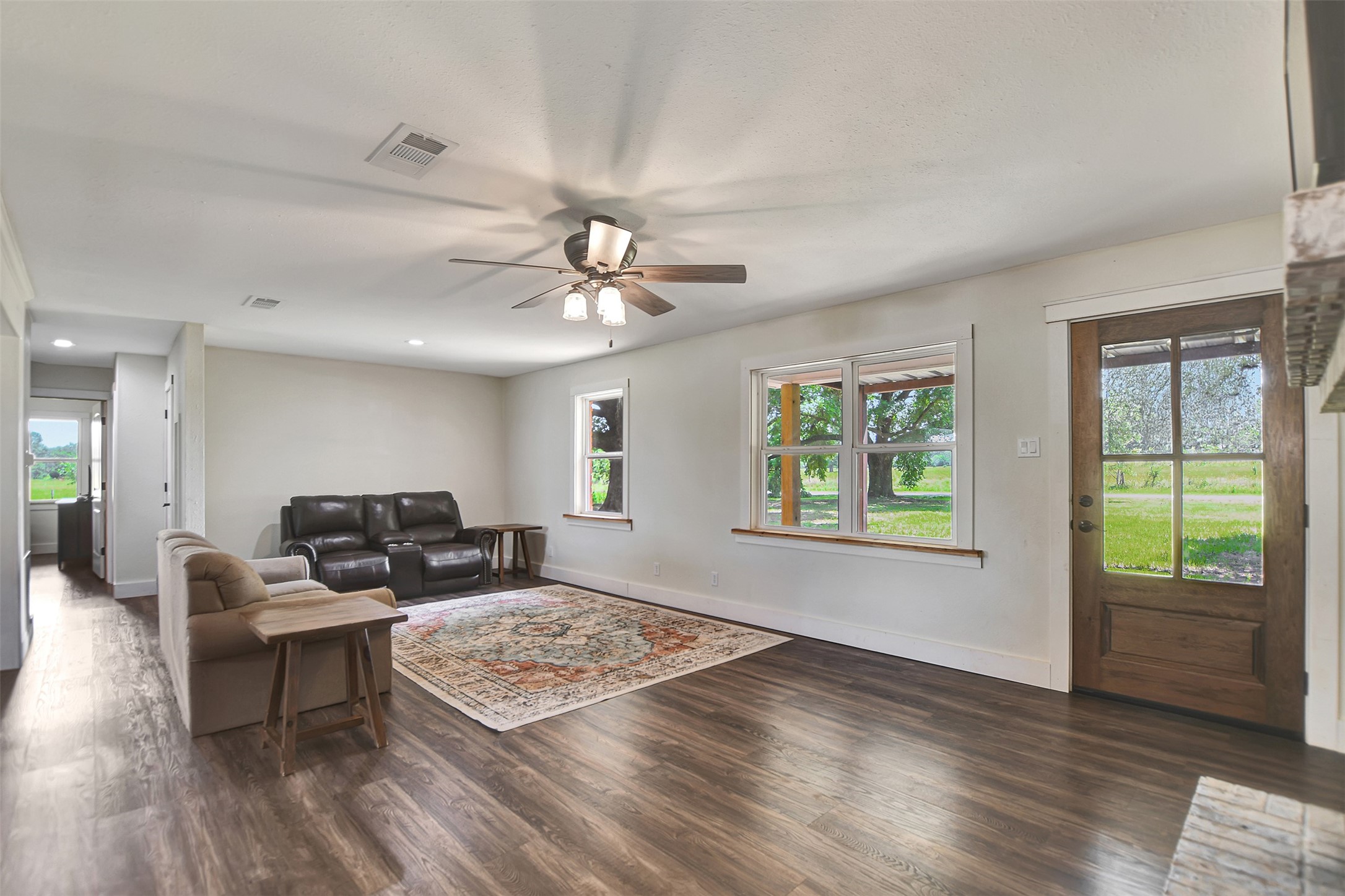 8542 Sloan Road Property Photo 7