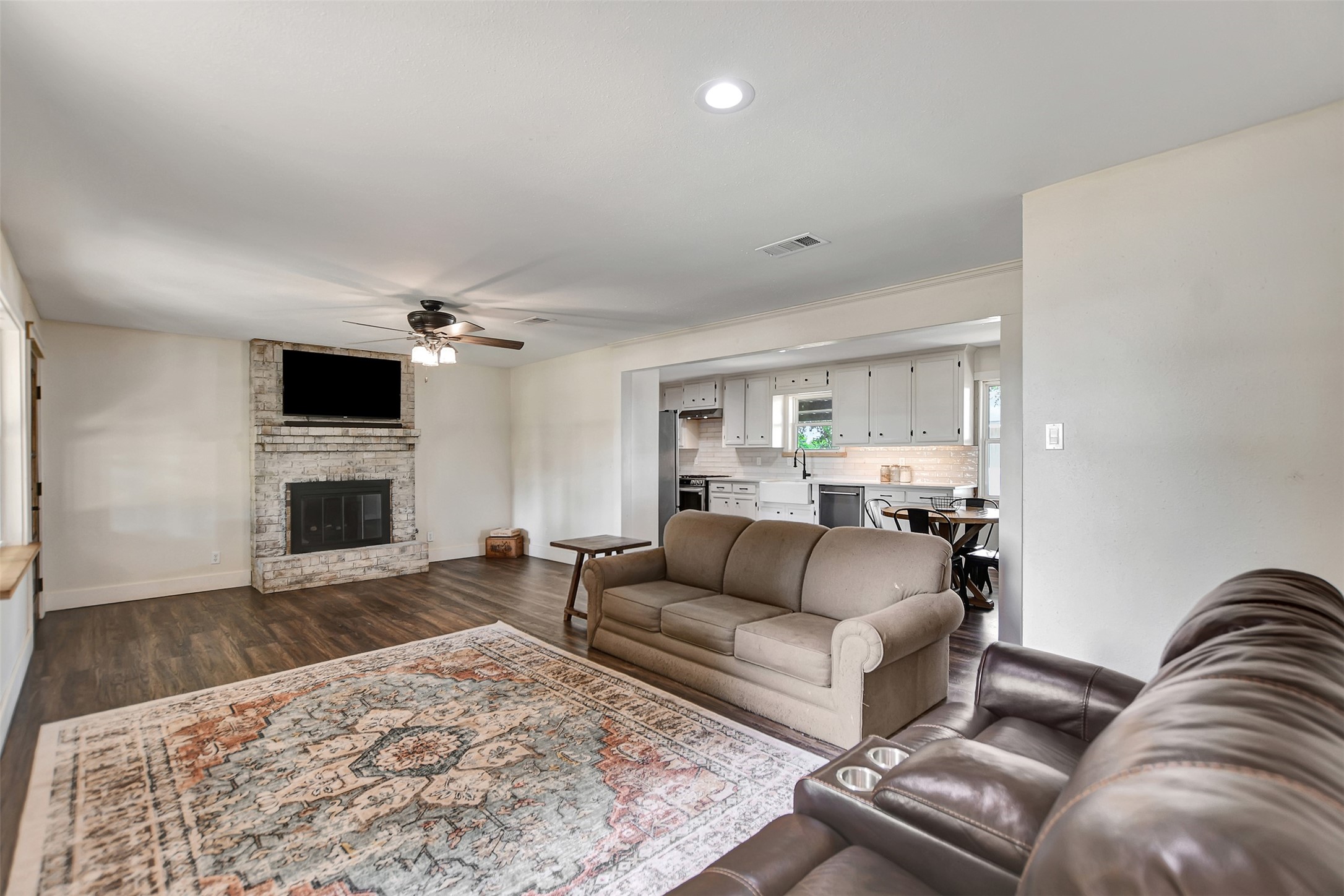 8542 Sloan Road Property Photo 8