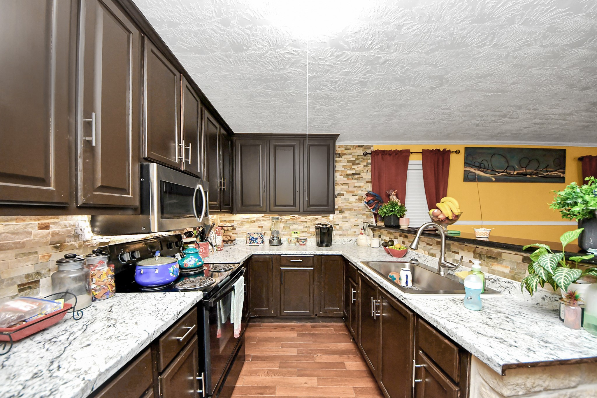 1040 County Road 5007 Property Photo 10