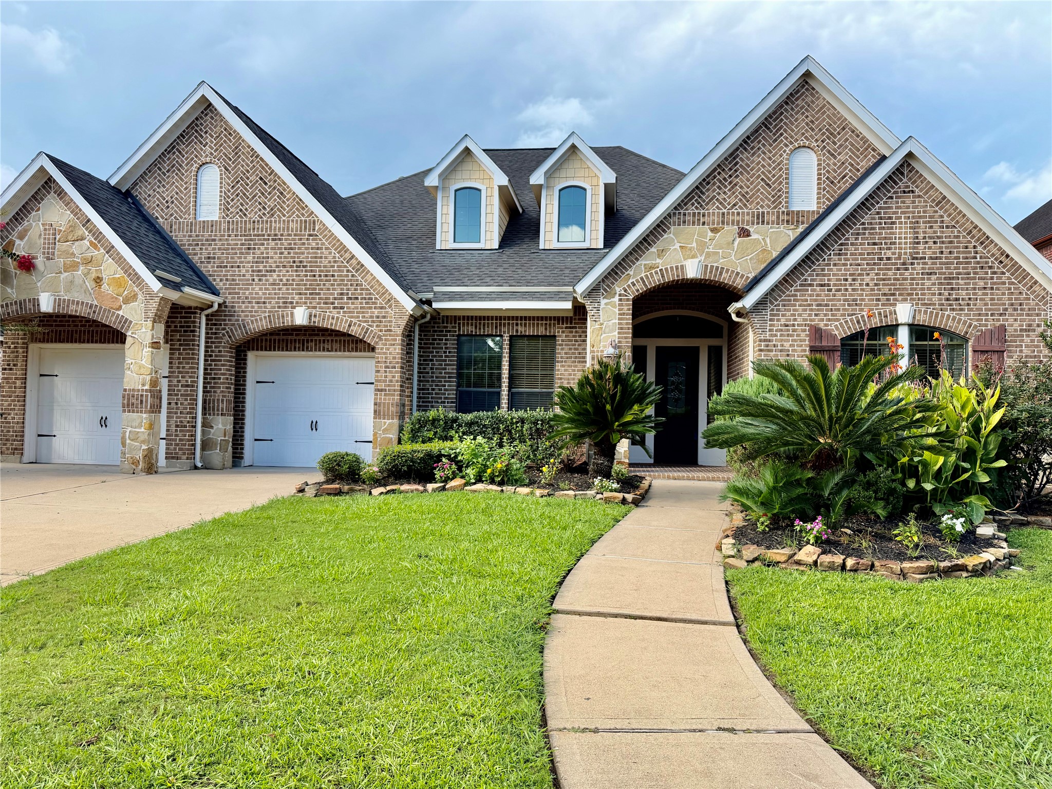 6223 Duke Trail Lane Property Photo 1