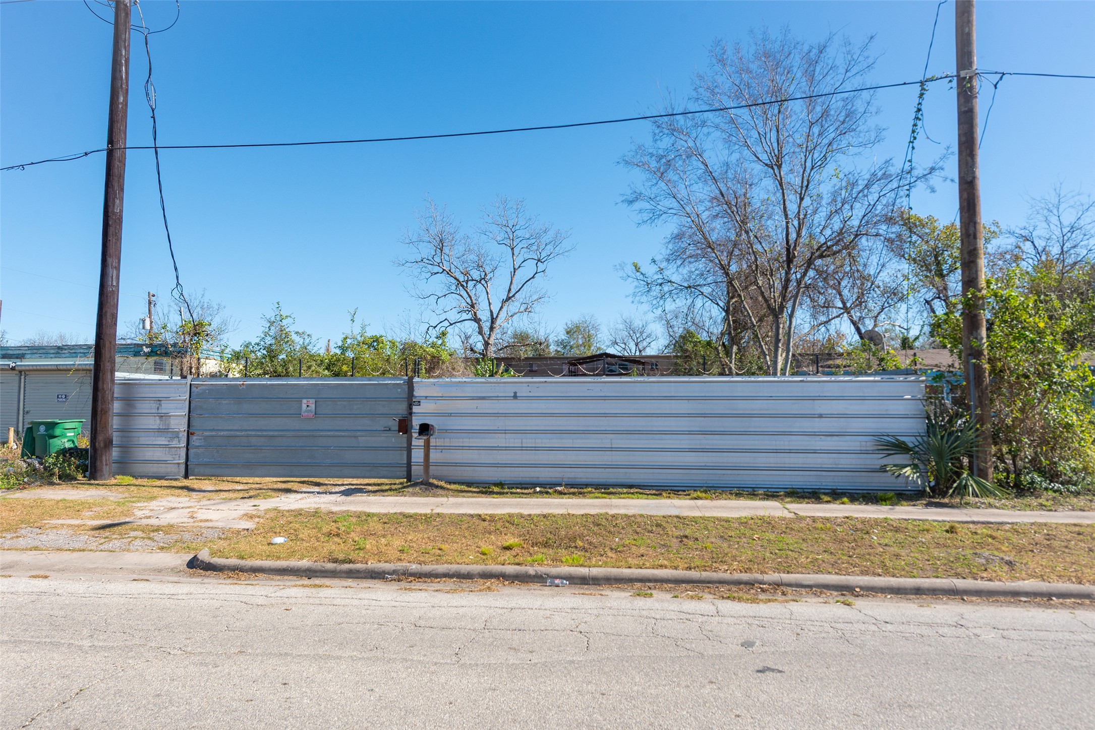 3930 Pickfair Street Property Photo 15