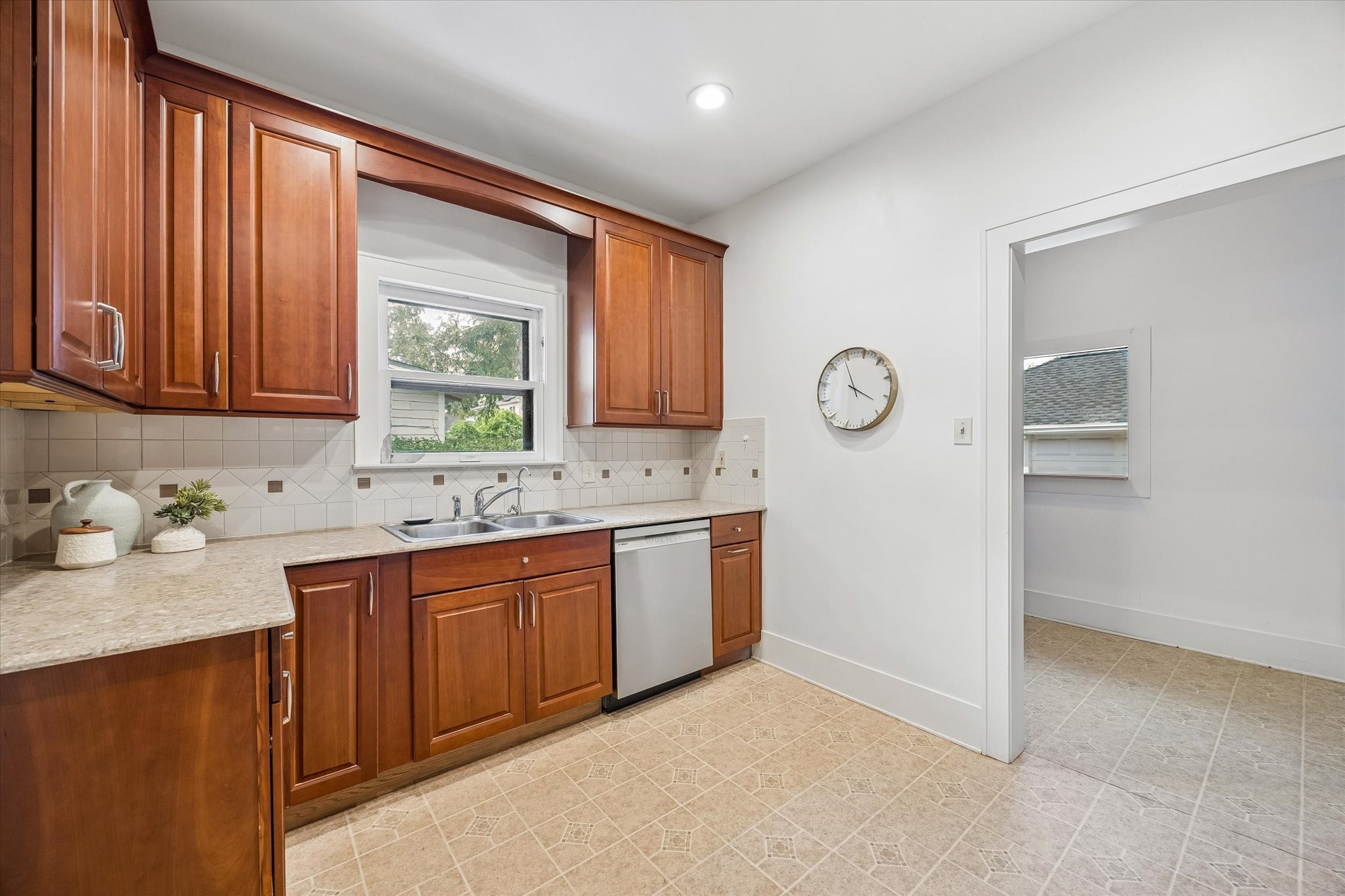 1016 Louise Street Property Photo 15