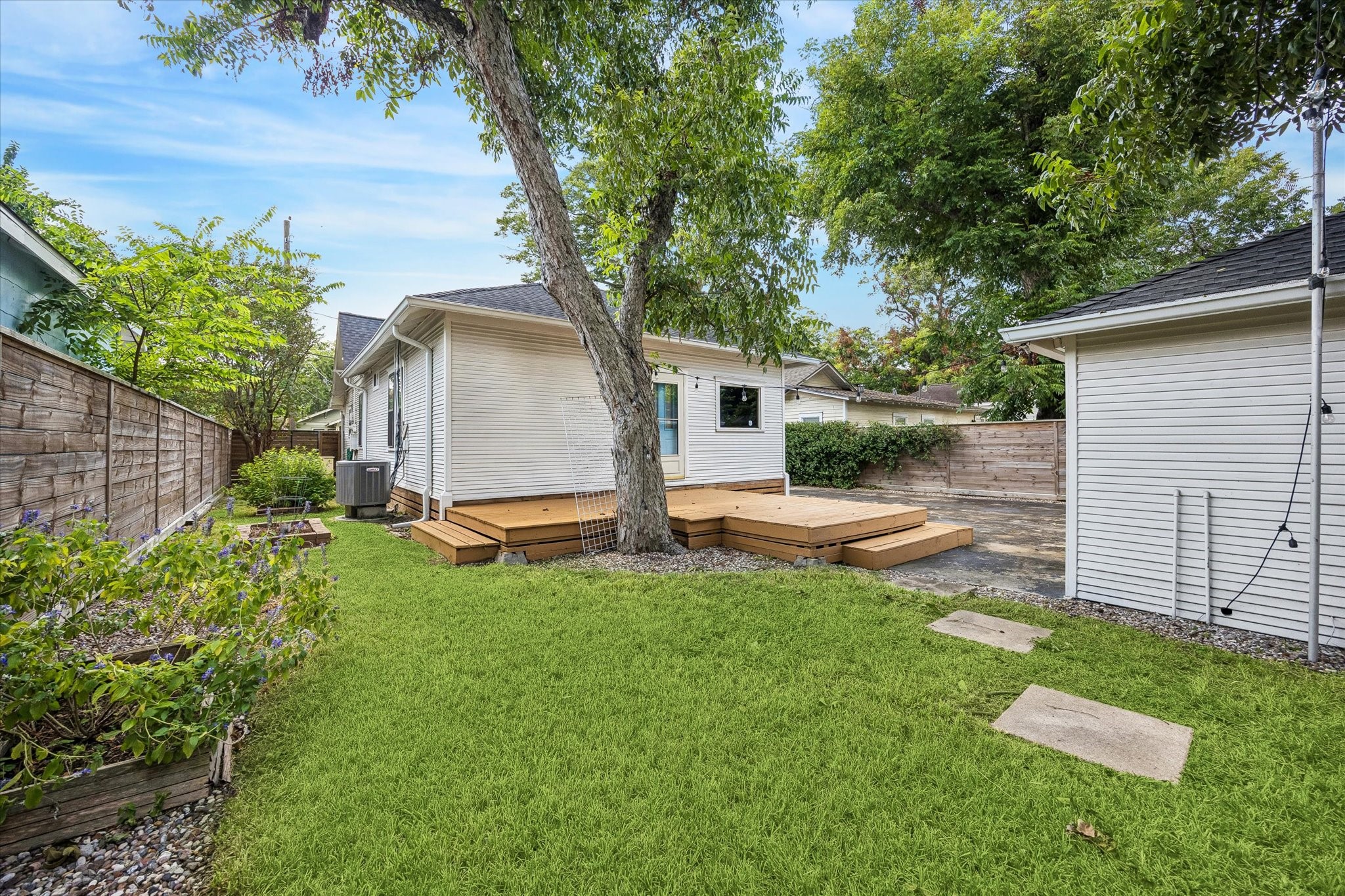 1016 Louise Street Property Photo 30