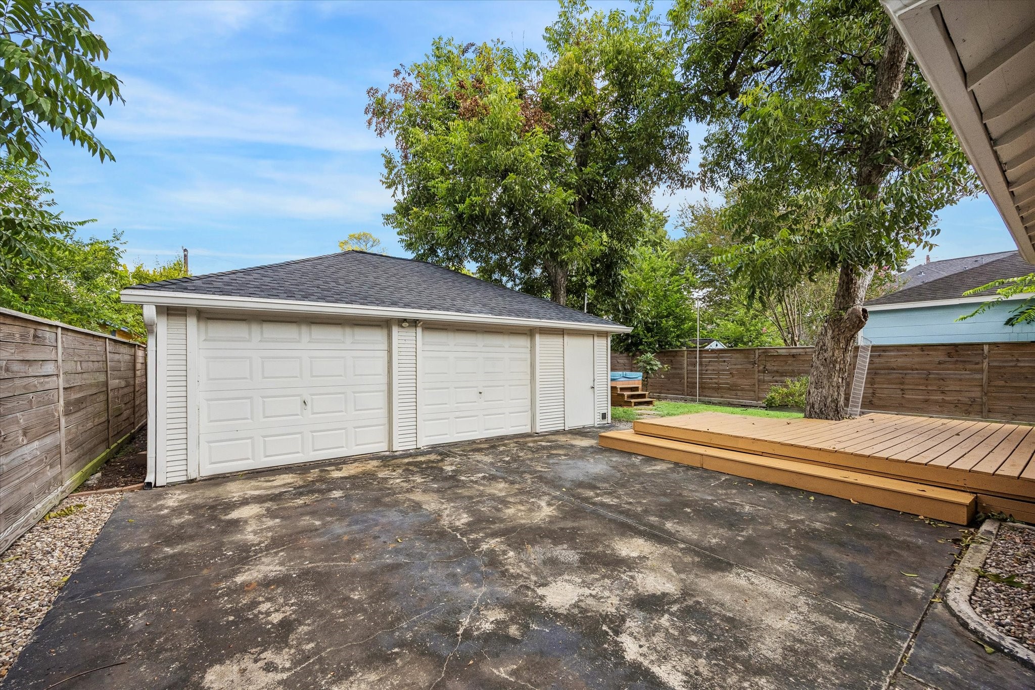 1016 Louise Street Property Photo 32