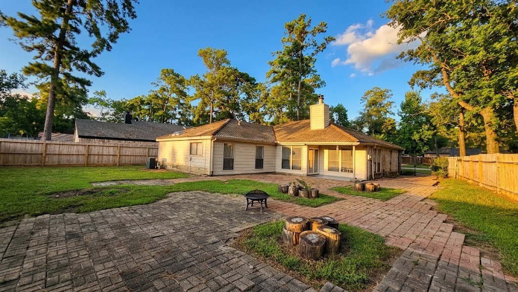12018 Meadowview Drive Property Photo 2