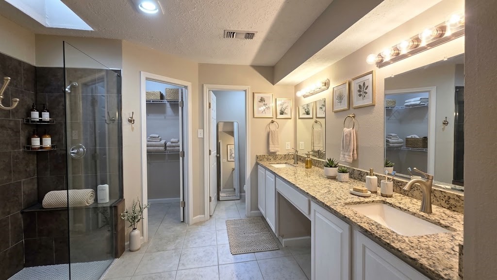 12018 Meadowview Drive Property Photo 10