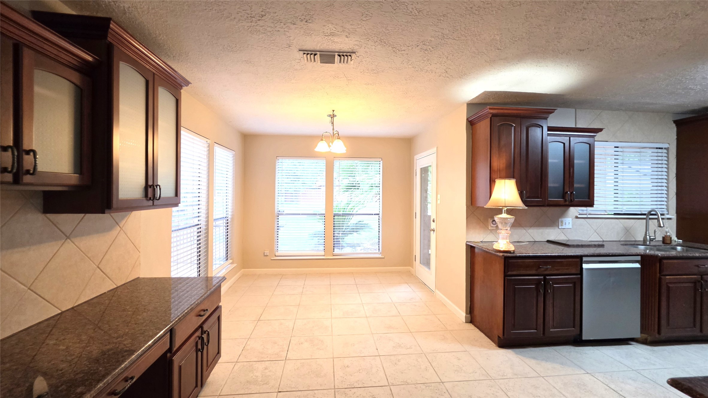 12018 Meadowview Drive Property Photo 19