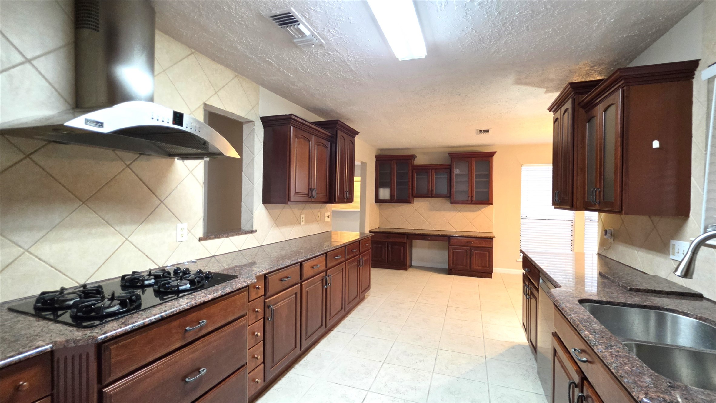 12018 Meadowview Drive Property Photo 25
