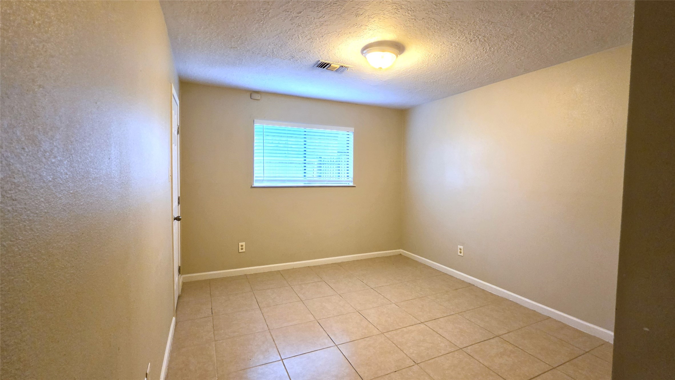 12018 Meadowview Drive Property Photo 27
