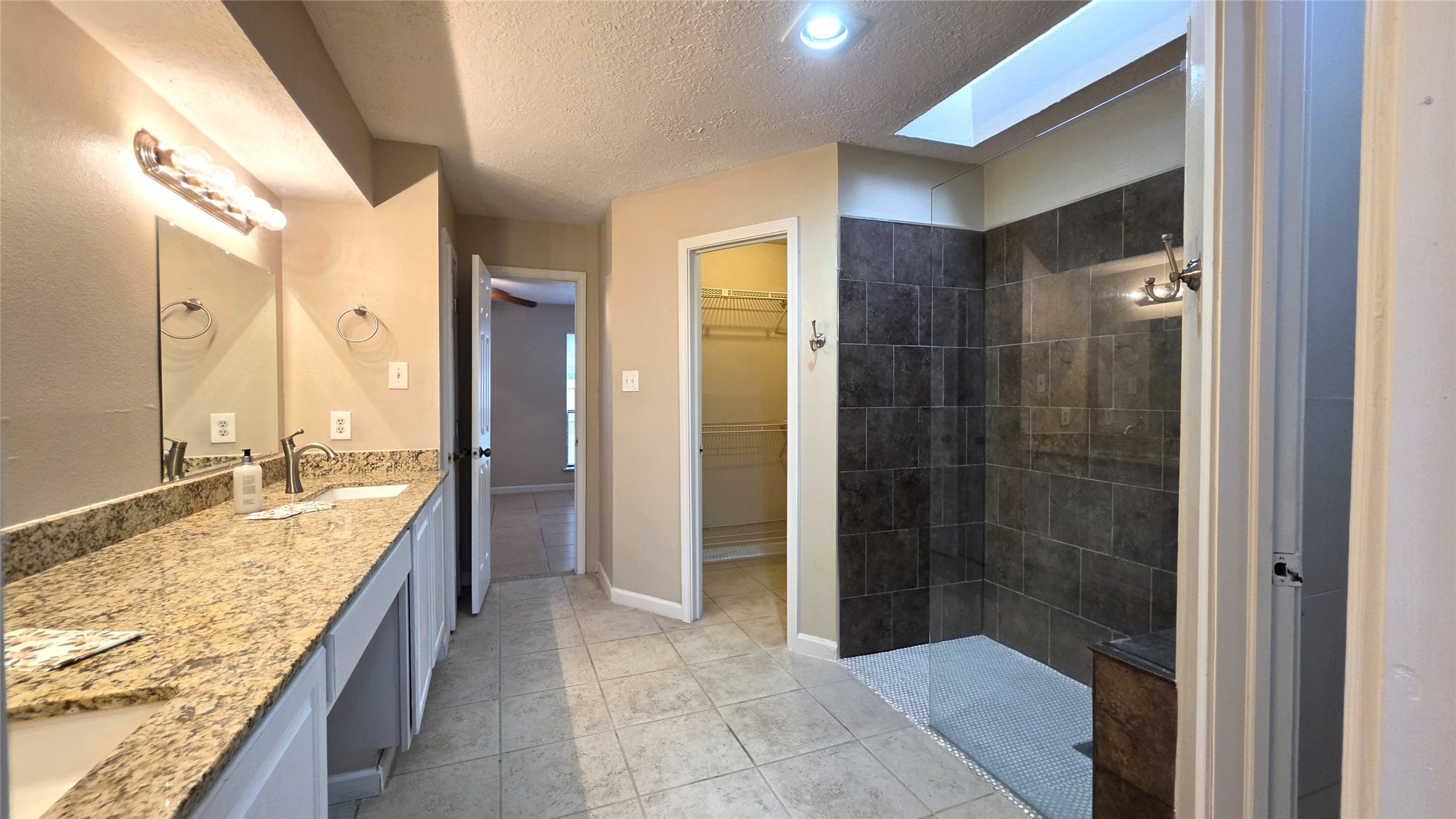 12018 Meadowview Drive Property Photo 31
