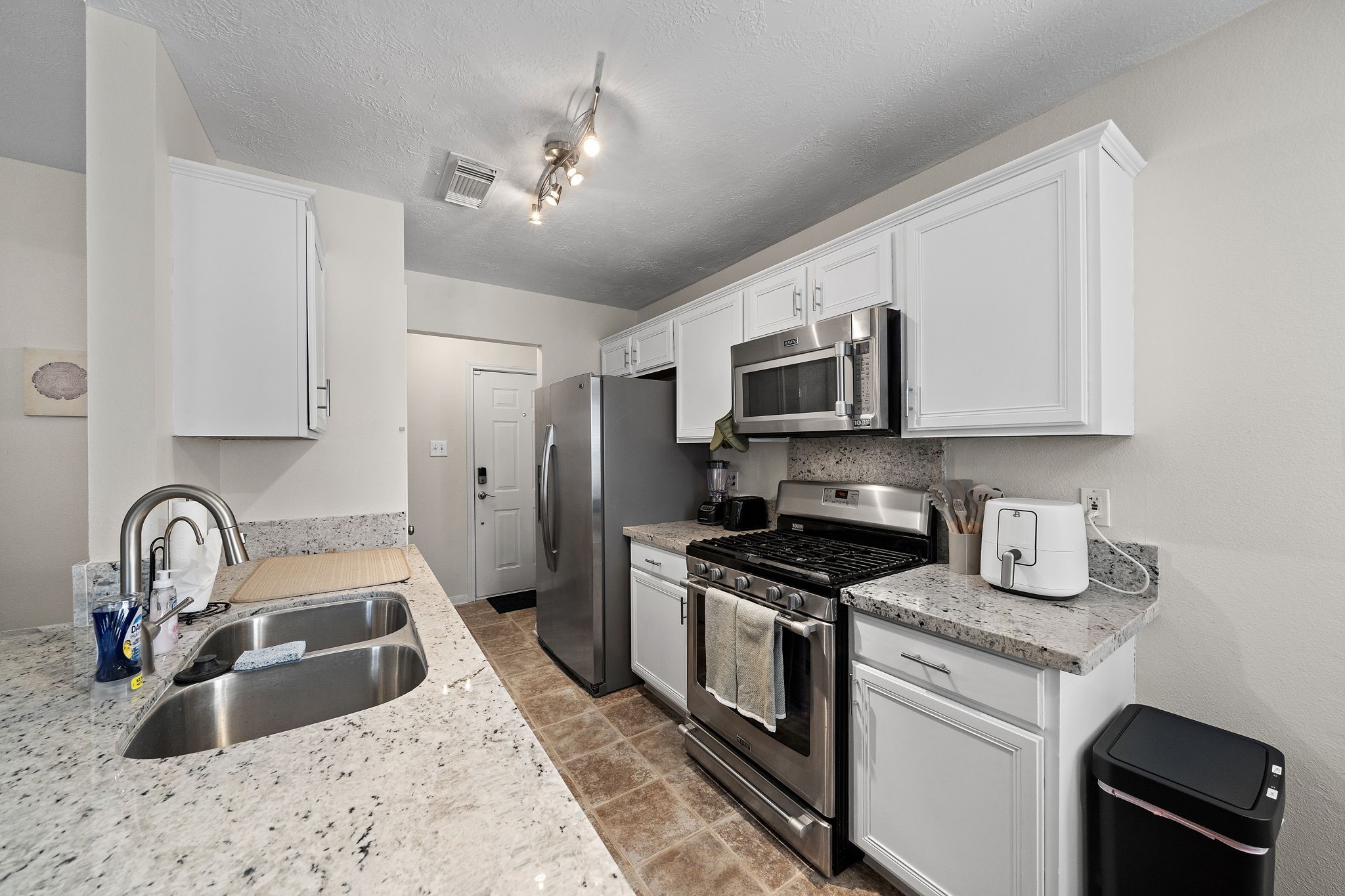 18315 Beaverdell Drive Property Photo 2